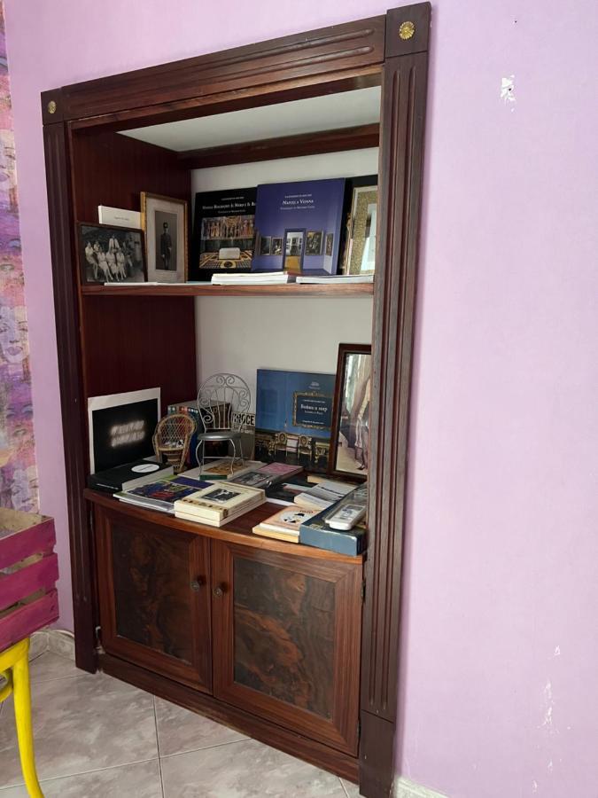 Ferienwohnung Casa Kamalei, Tra Plebiscito E Lungomare Neapel Exterior foto