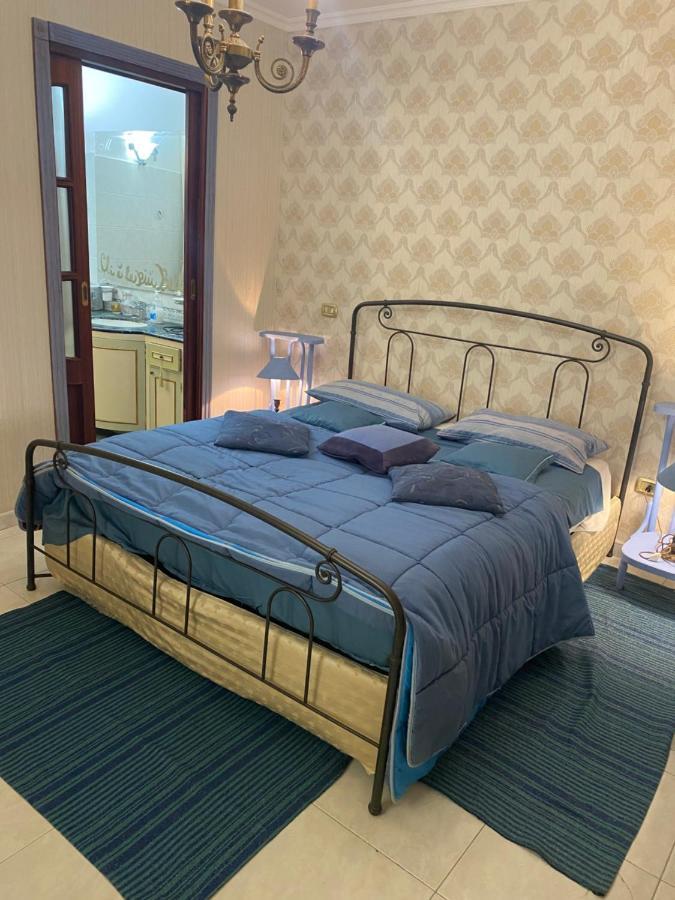 Ferienwohnung Casa Kamalei, Tra Plebiscito E Lungomare Neapel Exterior foto